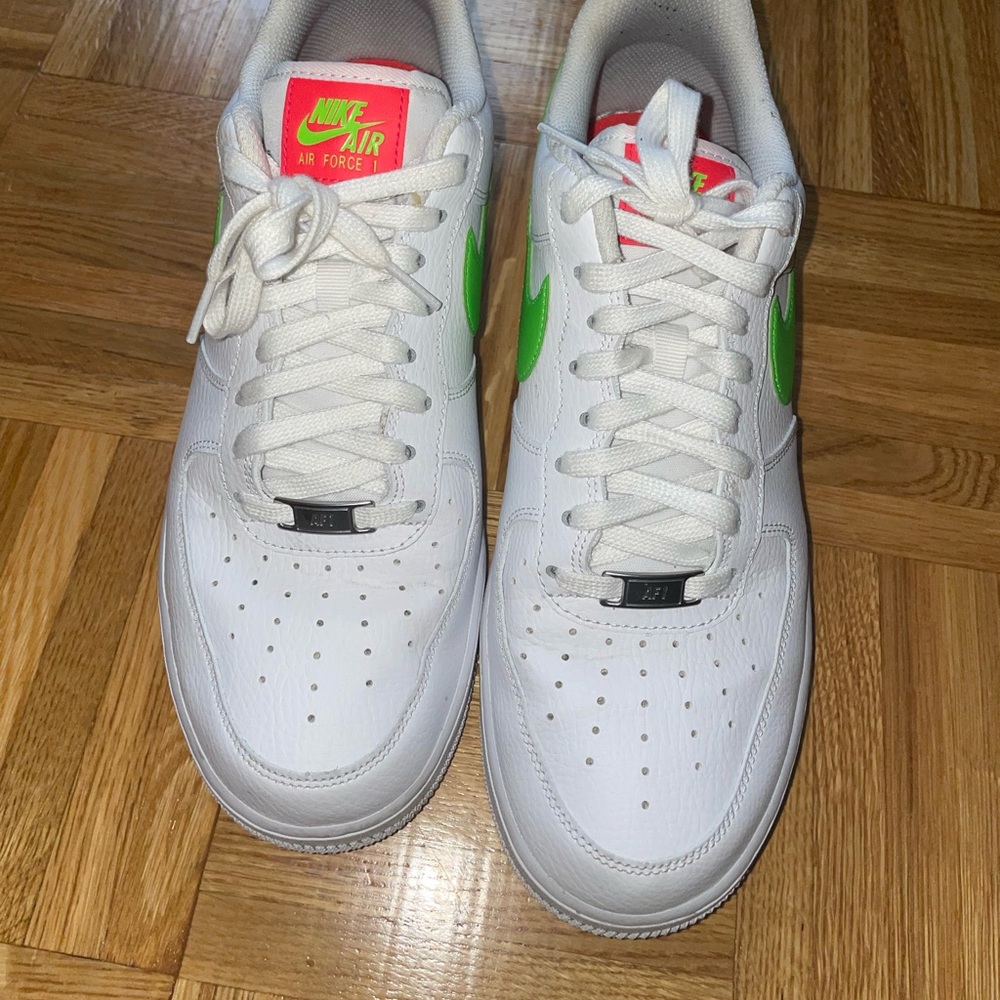 AIR FORCE 1 ALMOST NEW